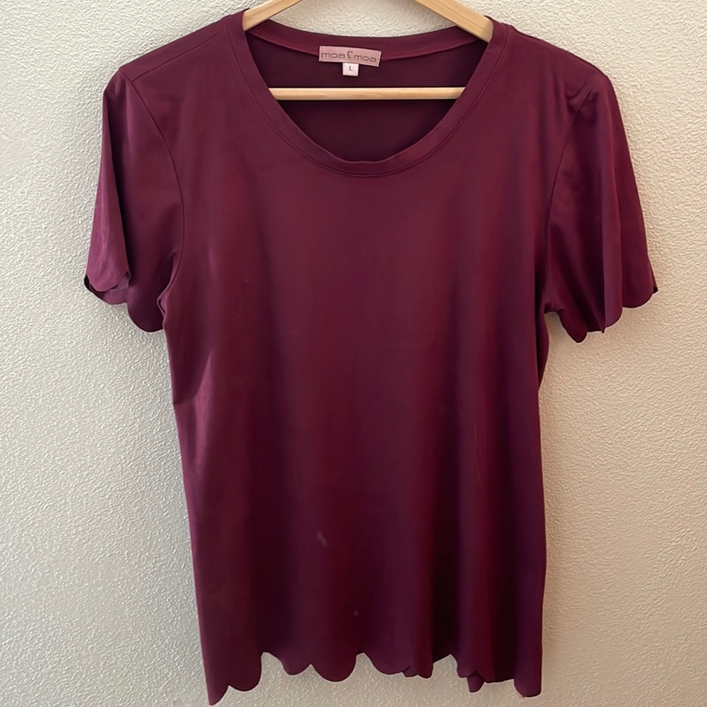 Moa Moa Burgundy Short Sleeve top with Scalloped edges | Size Large